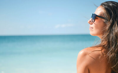 Sol, playa y piscinas – Disfruta y cuida tu pelo